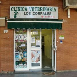 Clínica Veterinaria Los Corrales fachada